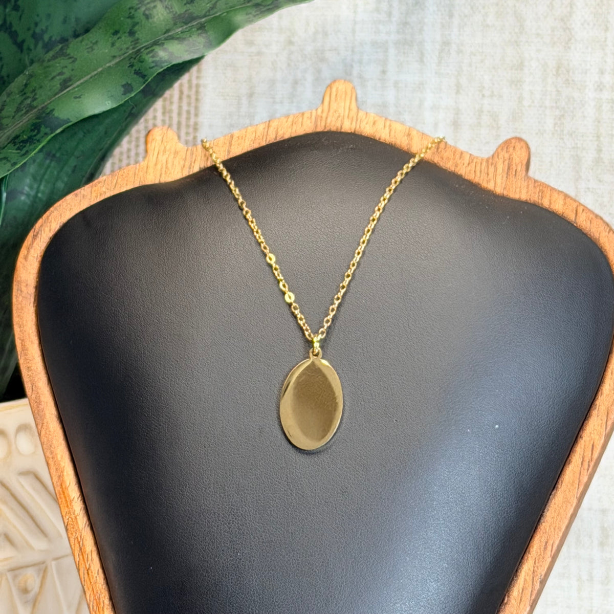 Oval Pendant Necklace